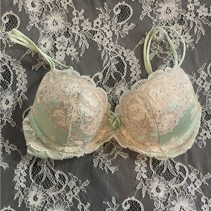 Victoria’s Secret Lacy Bra